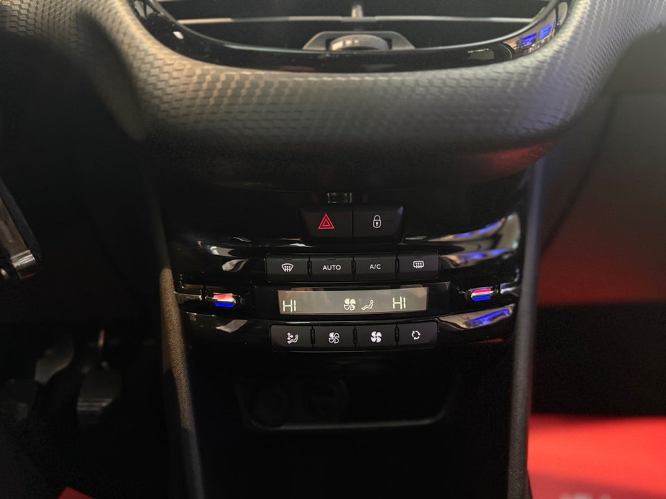 Peugeot 208 1,6 BlueHDi 100 Allure Sky 5d