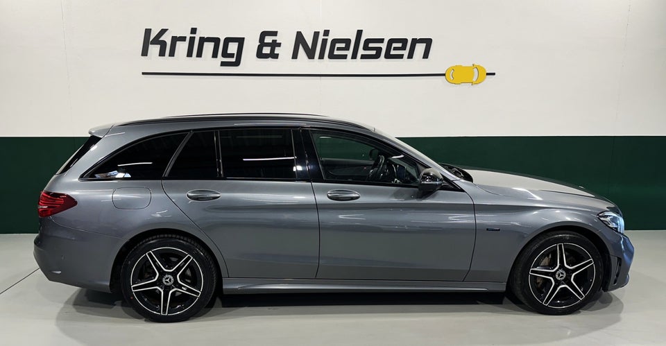 Mercedes C300 de 2,0 AMG Line stc. aut. 5d