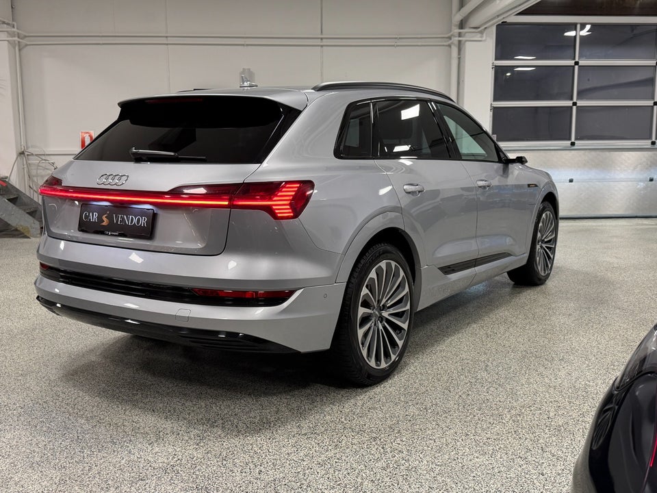 Audi e-tron 55 S-line quattro 5d