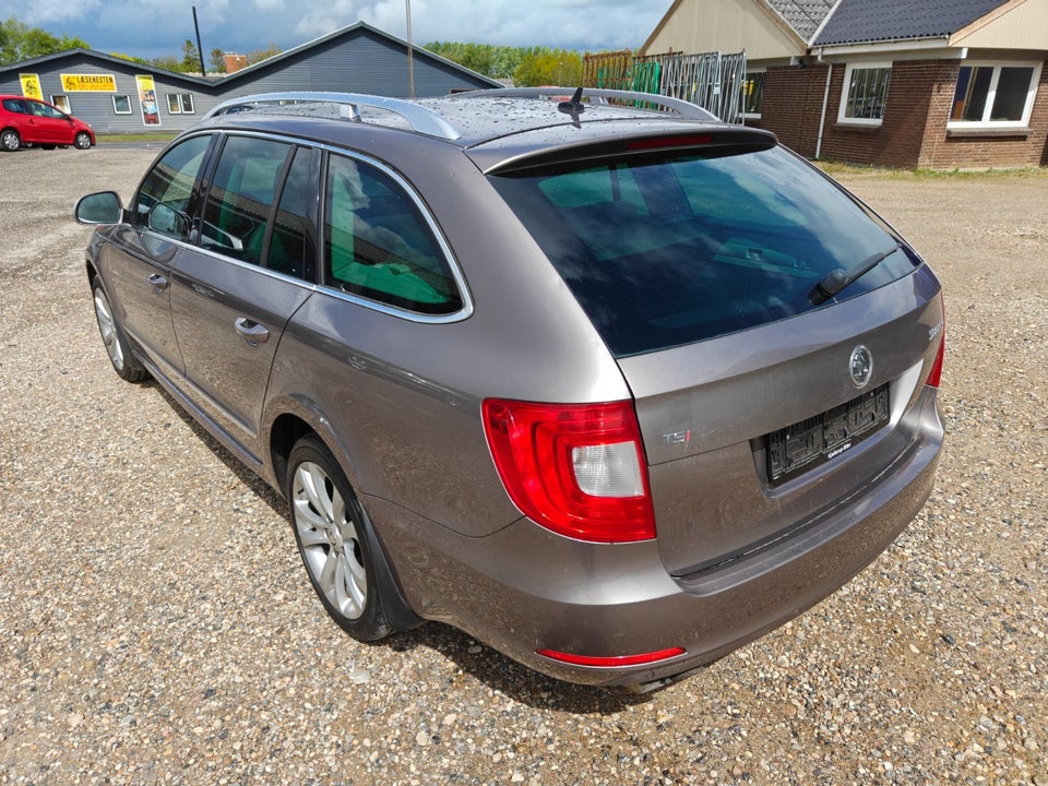 Skoda Superb 1,8 TSi 160 Elegance Combi 5d