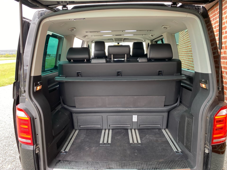 VW Multivan 2,0 TDi 204 Highline DSG kort