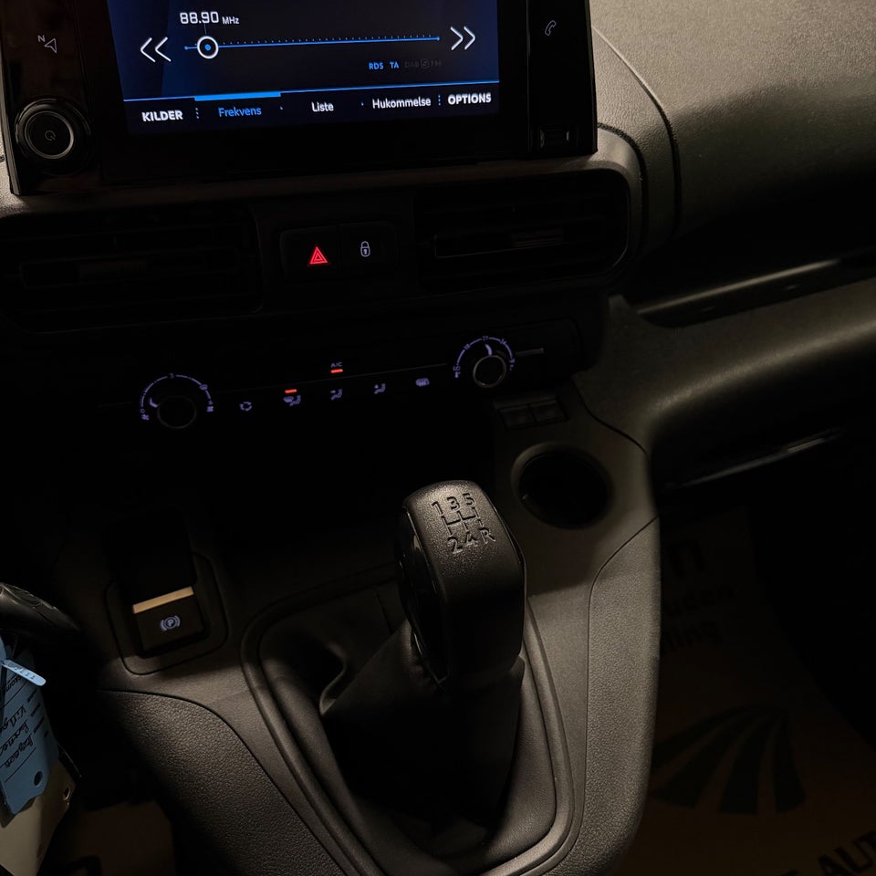 Peugeot Partner 1,5 BlueHDi 100 L2V2 Plus Van