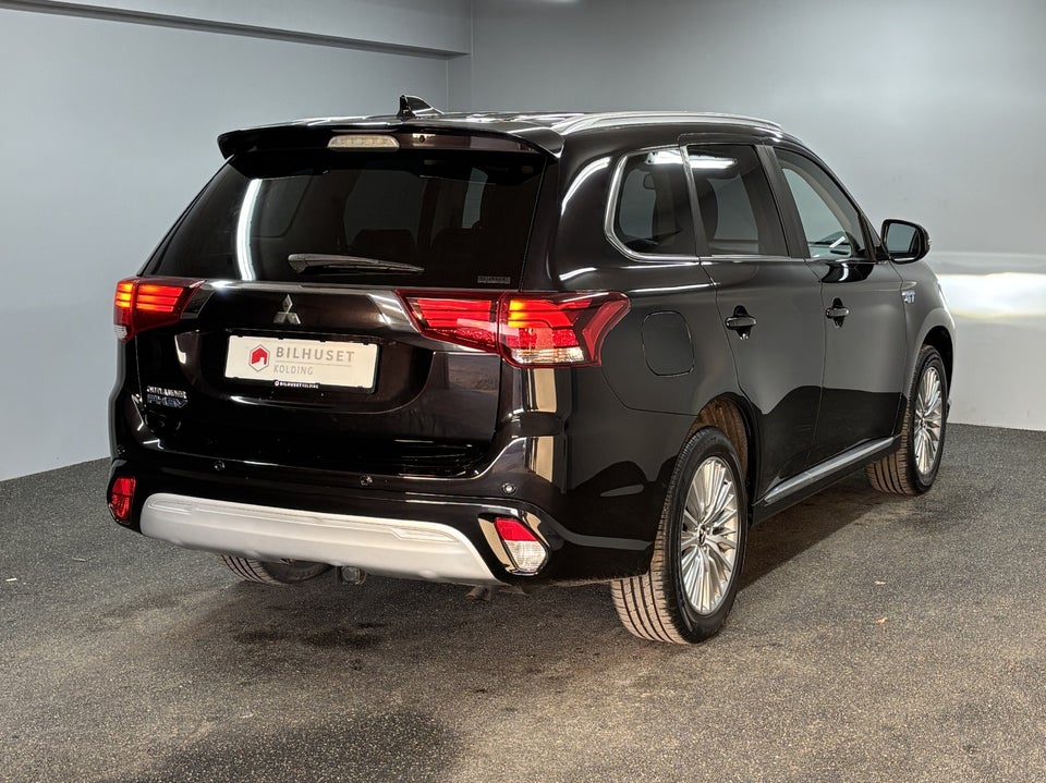 Mitsubishi Outlander 2,4 PHEV Intense CVT 4WD 5d