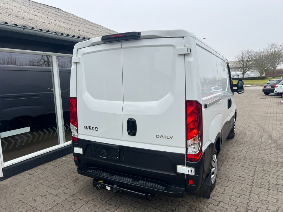 Iveco Daily 2,3 35S12 7,3m³ Van
