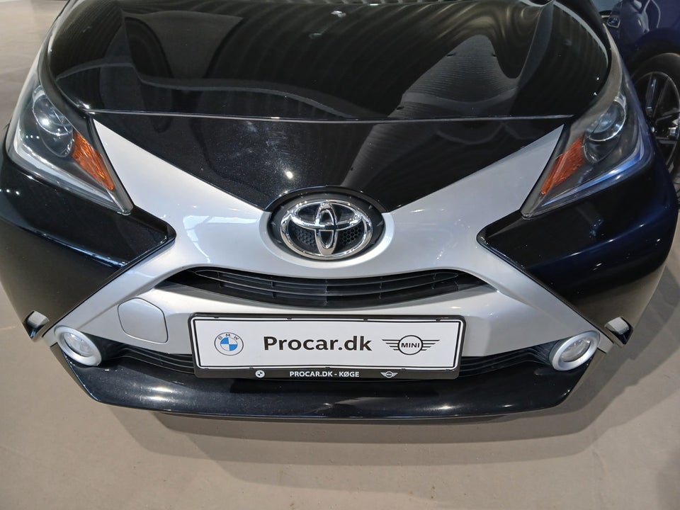 Toyota Aygo 1,0 VVT-i x-black 5d