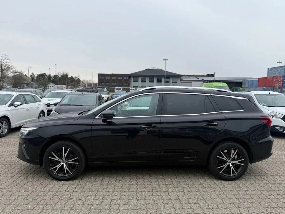 MG MG5 61 Luxury 5d