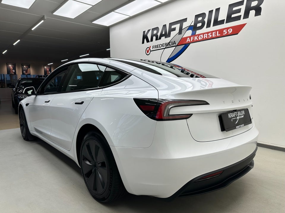 Tesla Model 3 Long Range AWD 4d