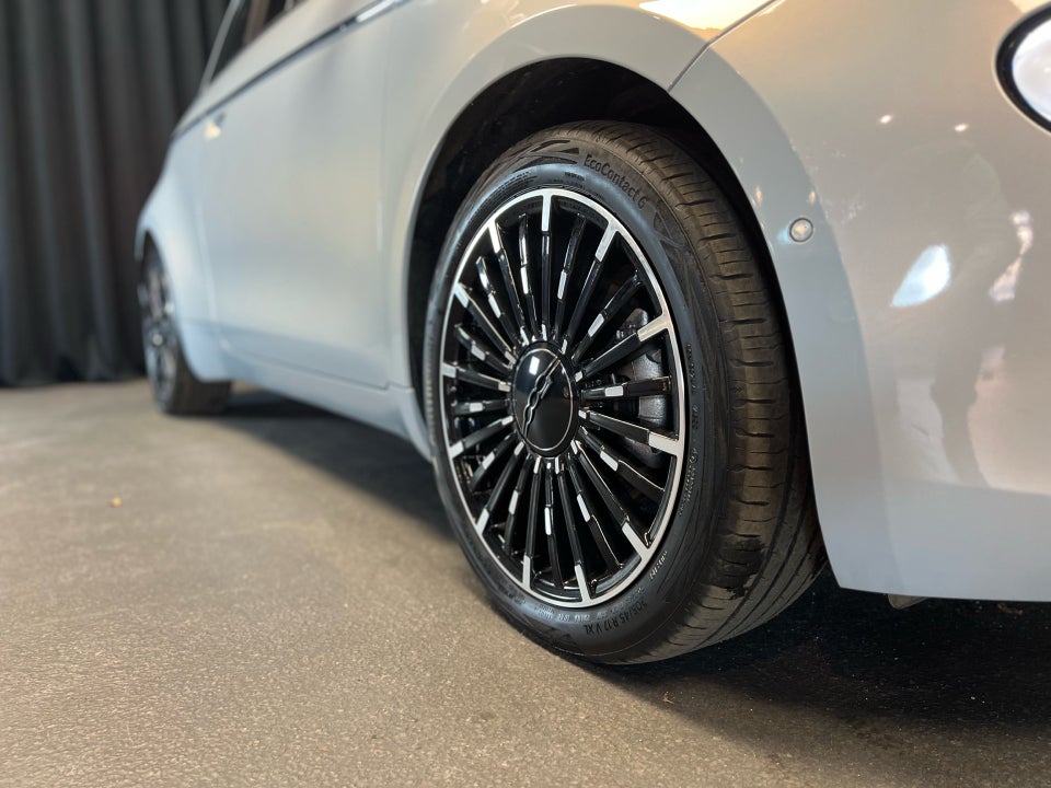 Fiat 500e 42 la Prima by Bocelli 3d