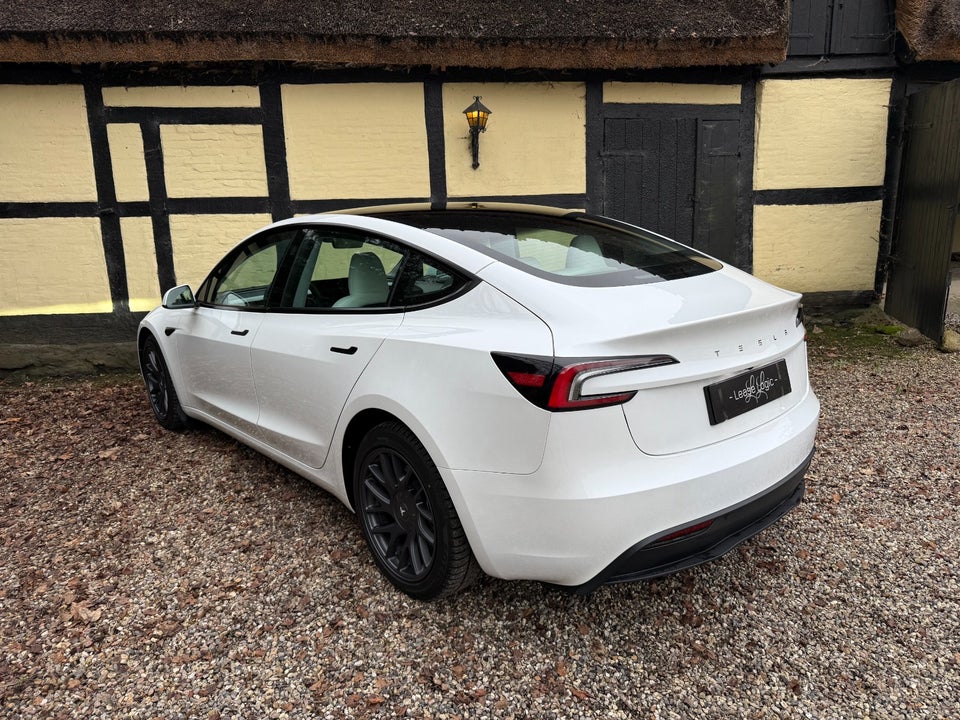 Tesla Model 3 RWD 4d