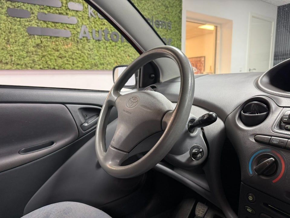 Toyota Yaris 1,0 Luna 3d