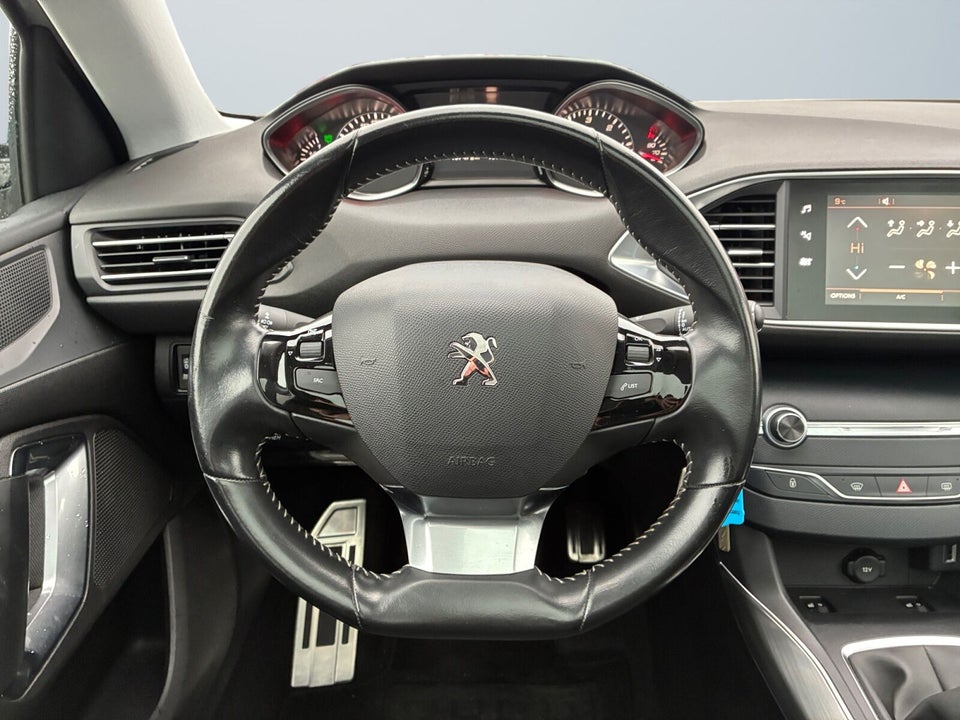 Peugeot 308 1,5 BlueHDi 130 Style+ 5d