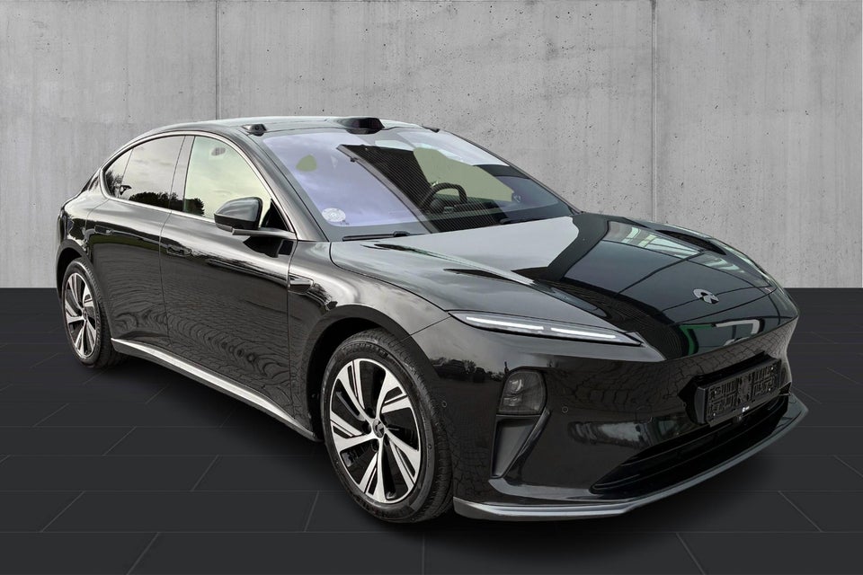 NIO ET5 75 Standard Range 4d