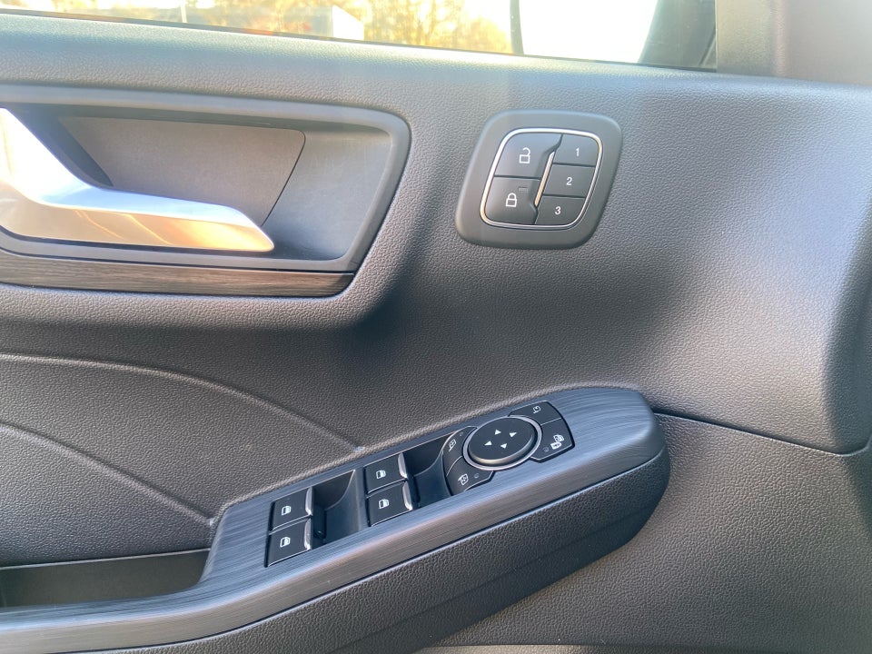 Ford Kuga 2,5 PHEV Vignale CVT 5d