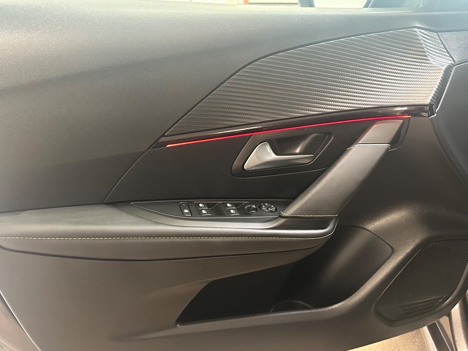 Peugeot 208 1,2 PureTech 100 GT 5d