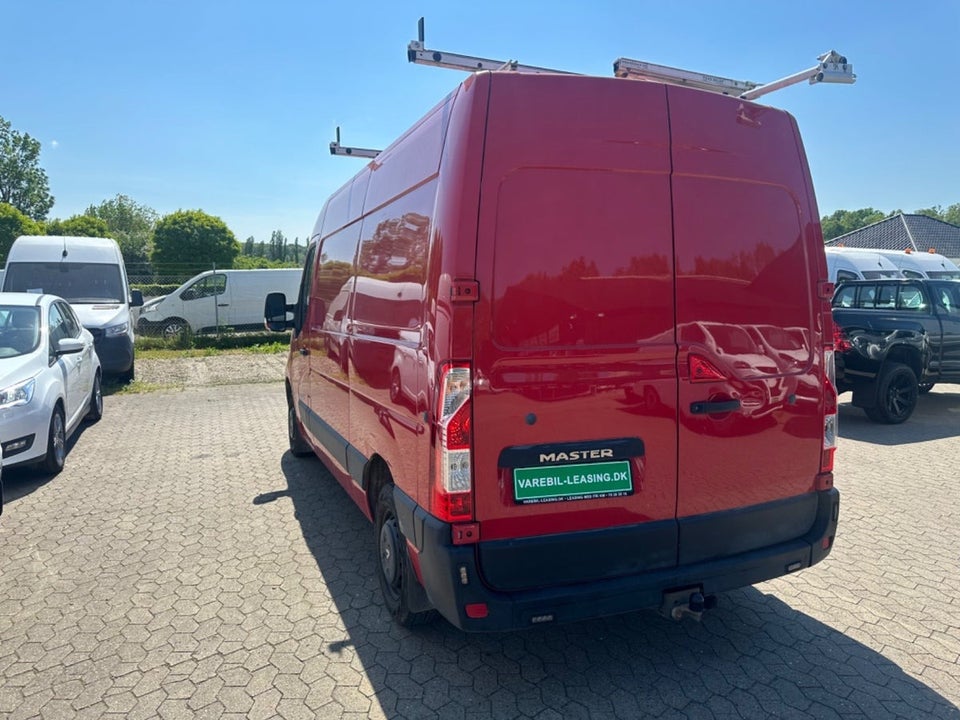 Renault Master III T33 2,3 dCi 135 L2H2 Kassevogn