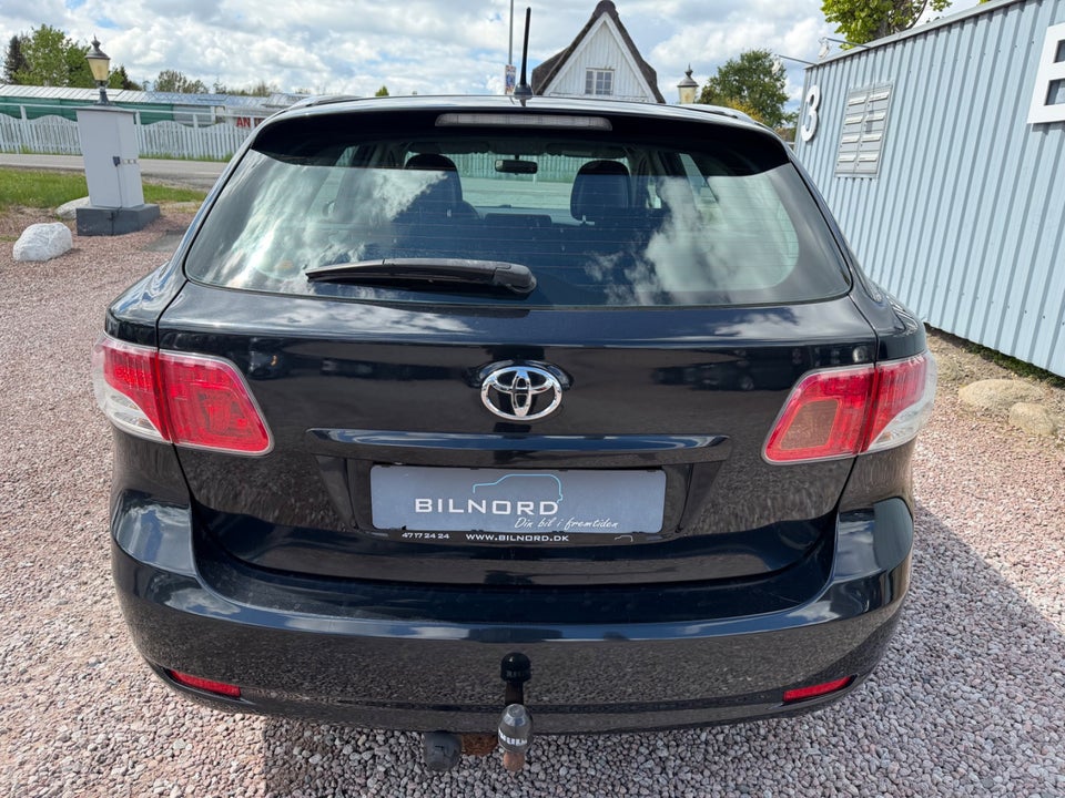 Toyota Avensis 1,8 VVT-i TX stc. 5d