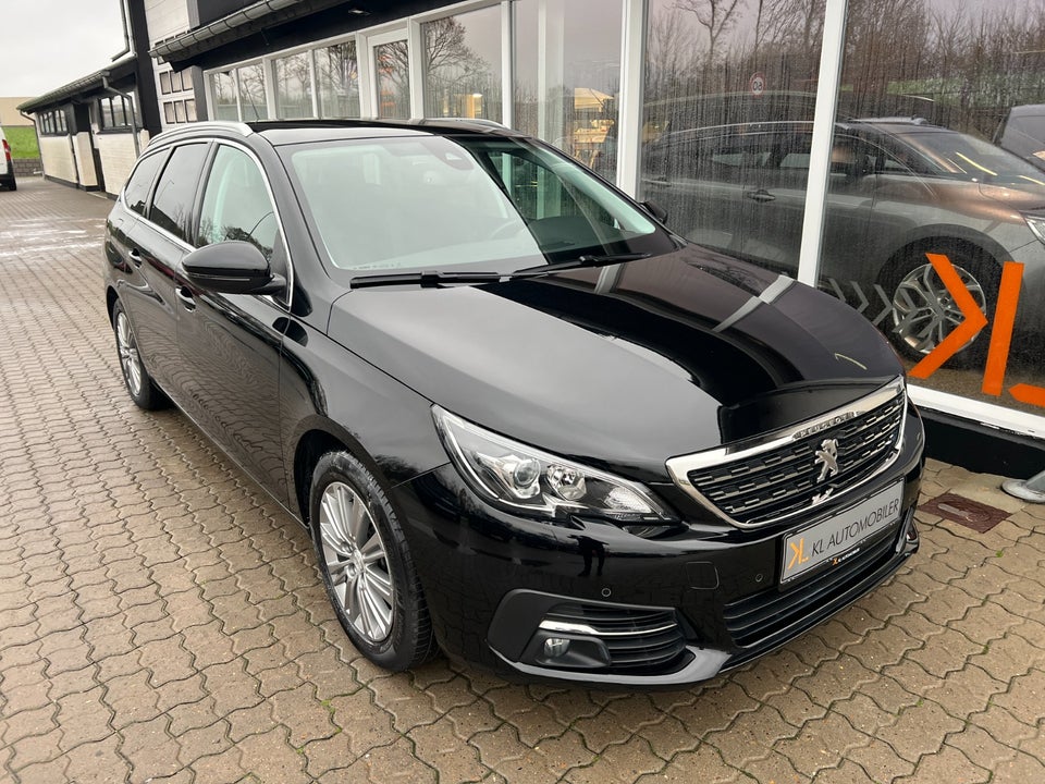 Peugeot 308 1,5 BlueHDi 130 Allure Sky SW 5d