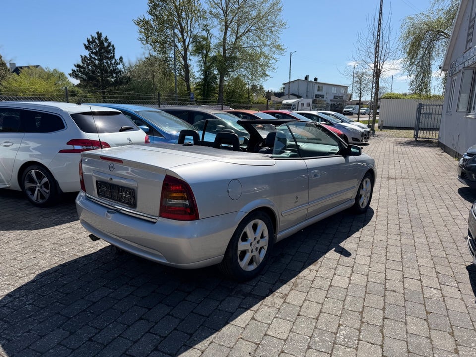 Opel Astra 2,2 16V Cabriolet 2d
