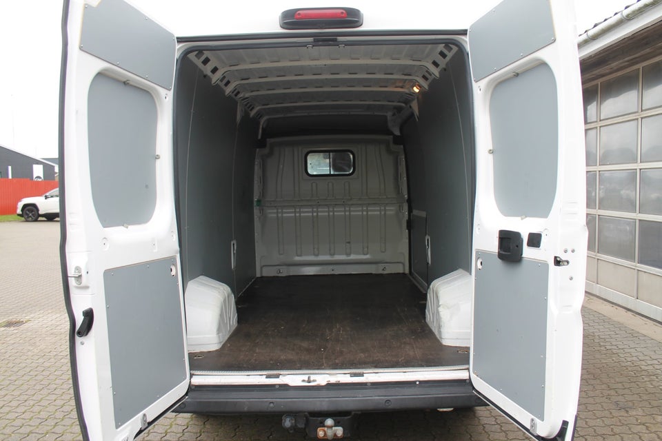 Peugeot Boxer 333 2,2 BlueHDi 140 L3H2 Premium