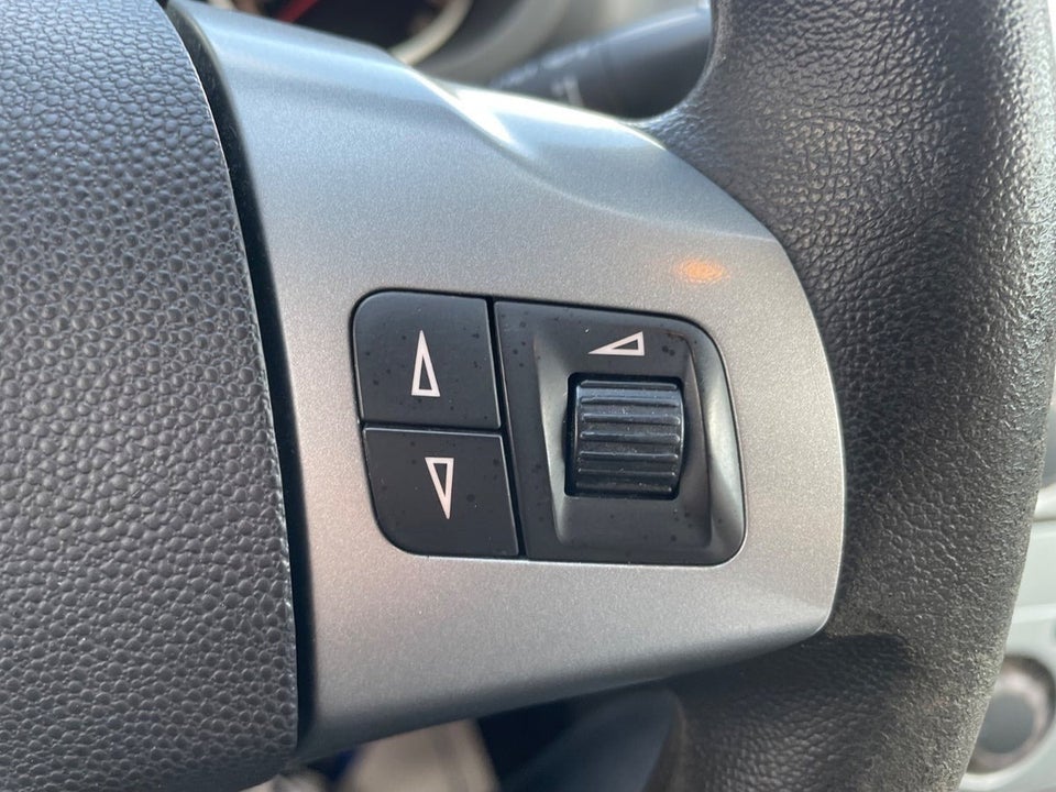 Opel Corsa 1,2 16V Enjoy 5d