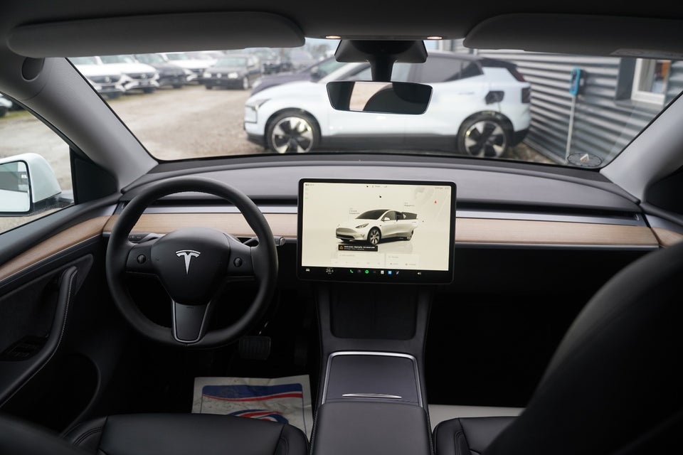 Tesla Model Y RWD 5d
