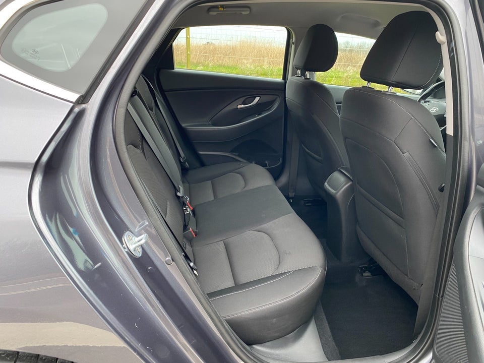 Hyundai i30 1,0 T-GDi Premium Fastback 5d