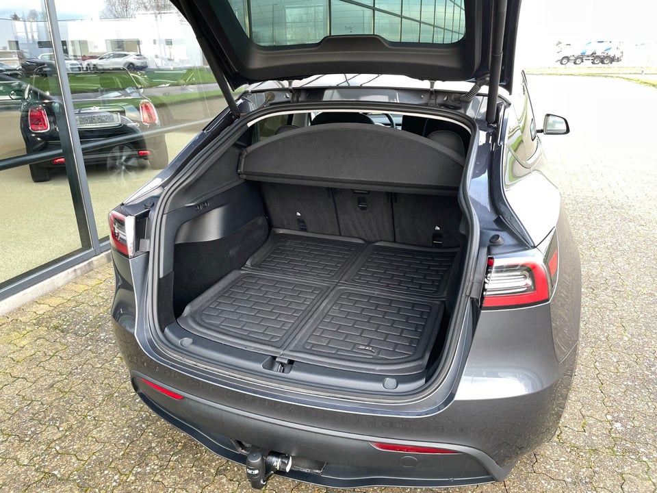 Tesla Model Y Long Range AWD 5d