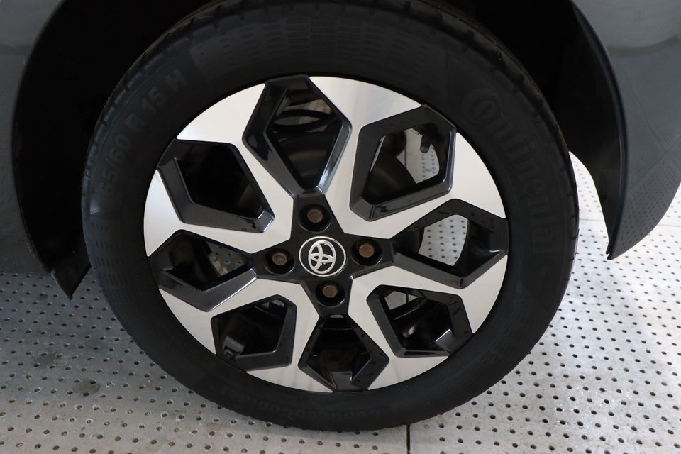 Toyota Aygo 1,0 VVT-i x-press 5d