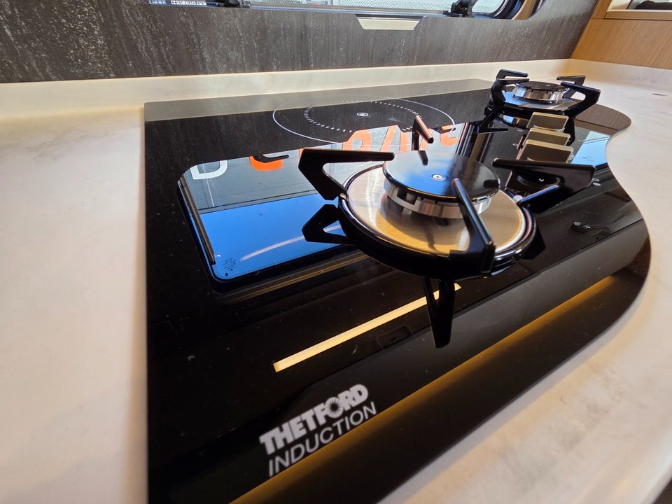 Hymer B-ML I880 2,0 CDi 170 aut. 2d