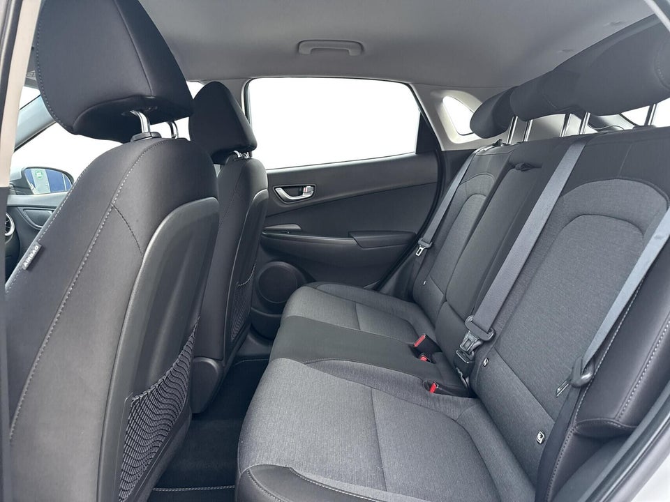 Hyundai Kona 39 EV Select 5d
