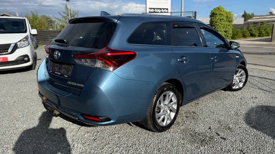 Toyota Auris 1,8 Hybrid H2 Comfort Touring Sports CVT 5d
