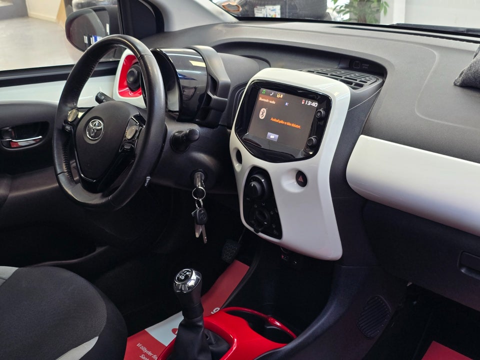 Toyota Aygo 1,0 VVT-i x-pression 5d