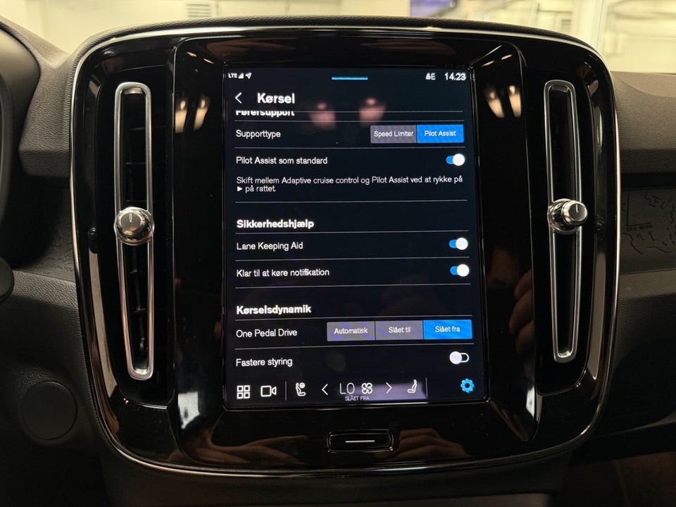 Volvo XC40 ReCharge Twin Plus 5d