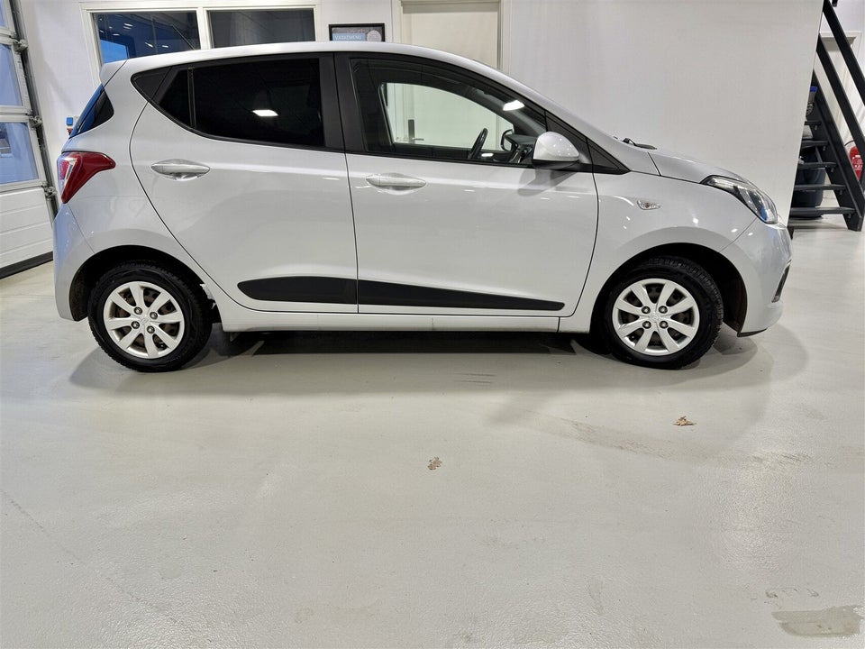Hyundai i10 1,0 EM-Edition Eco 5d