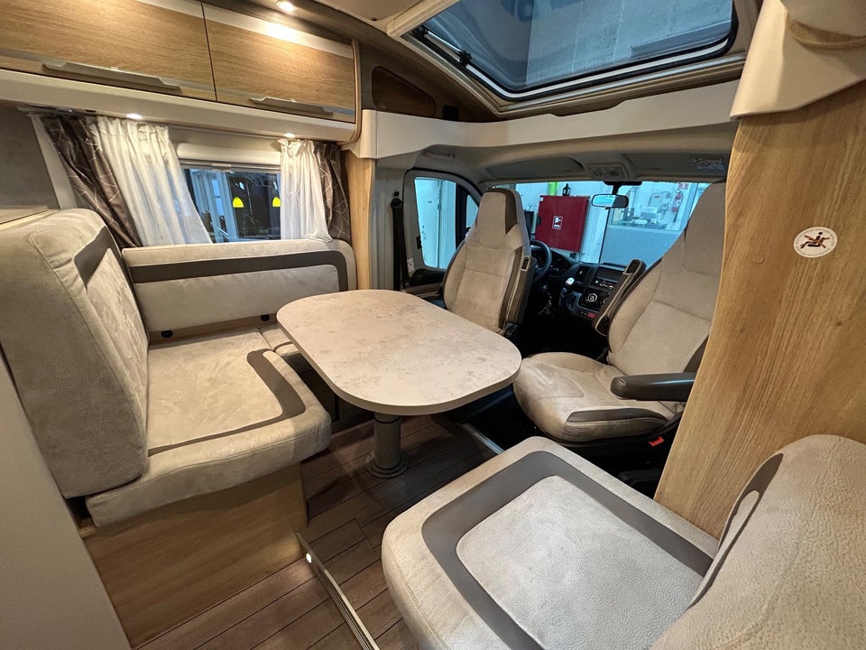 Knaus Sky 2,3 Ti 700 MEB aut. 2d