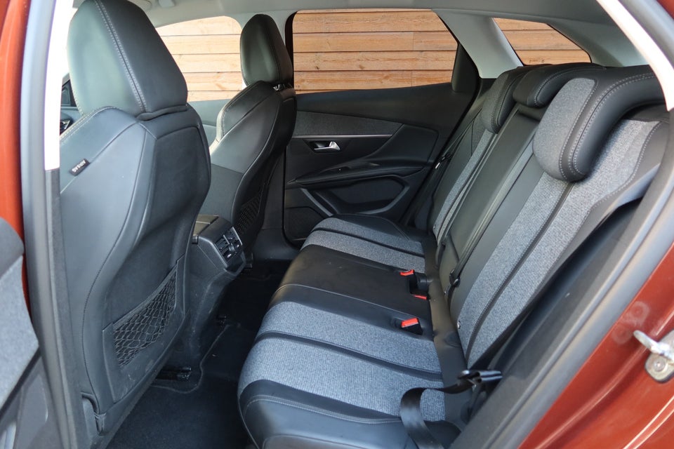 Peugeot 3008 1,2 e-THP 130 Allure EAT6 5d