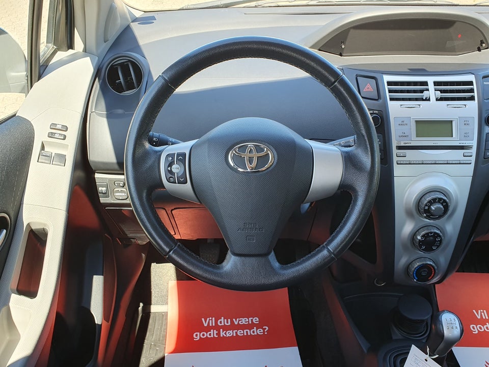 Toyota Yaris 1,3 Luna 5d