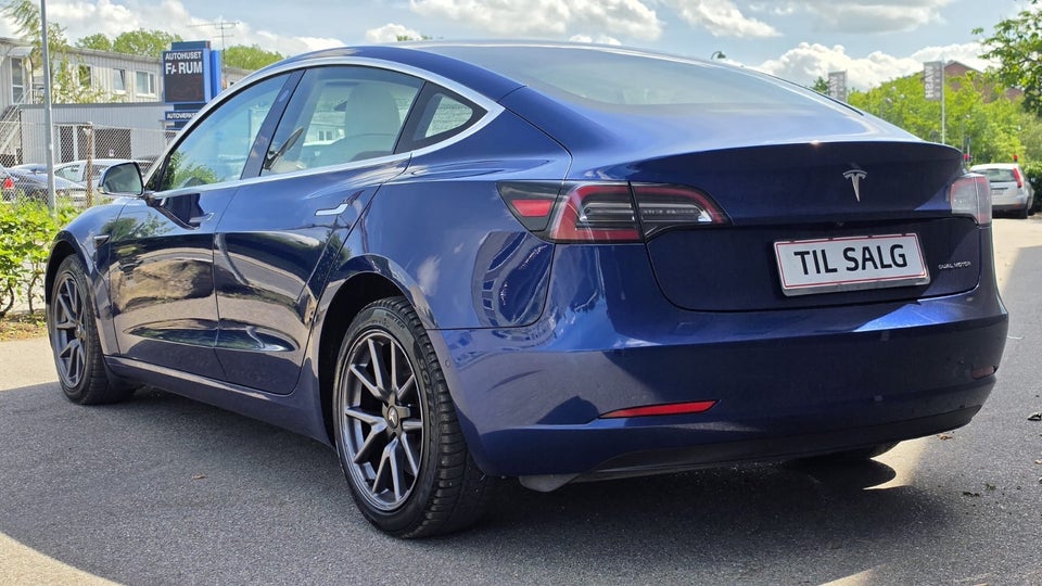 Tesla Model 3 Long Range AWD 4d