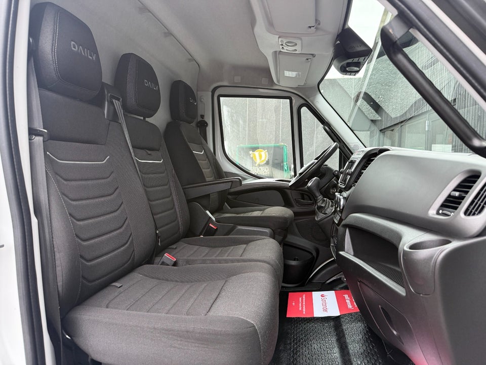 Iveco Daily 3,0 35C18 12m³ Van AG8