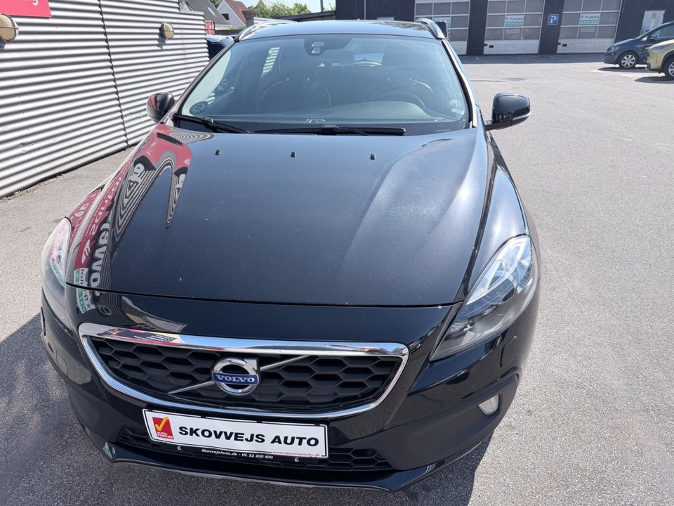 Volvo V40 CC 1,6 D2 115 Momentum 5d