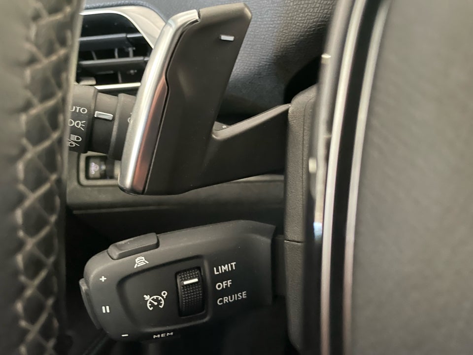 Peugeot 3008 1,6 Hybrid Selection Sport EAT8 5d