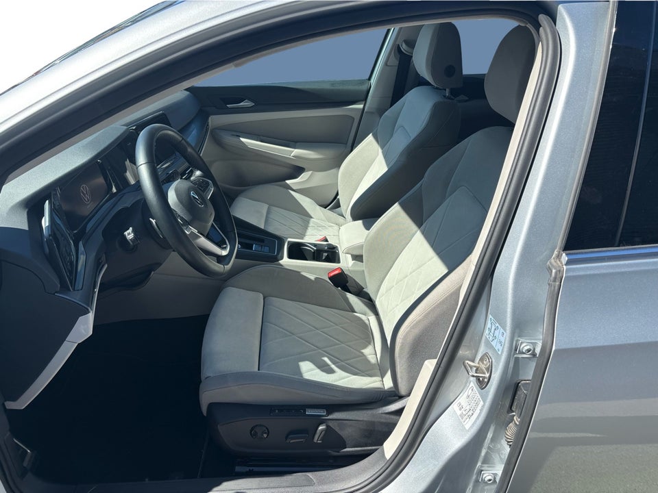 VW Golf VIII 1,4 eHybrid DSG 5d