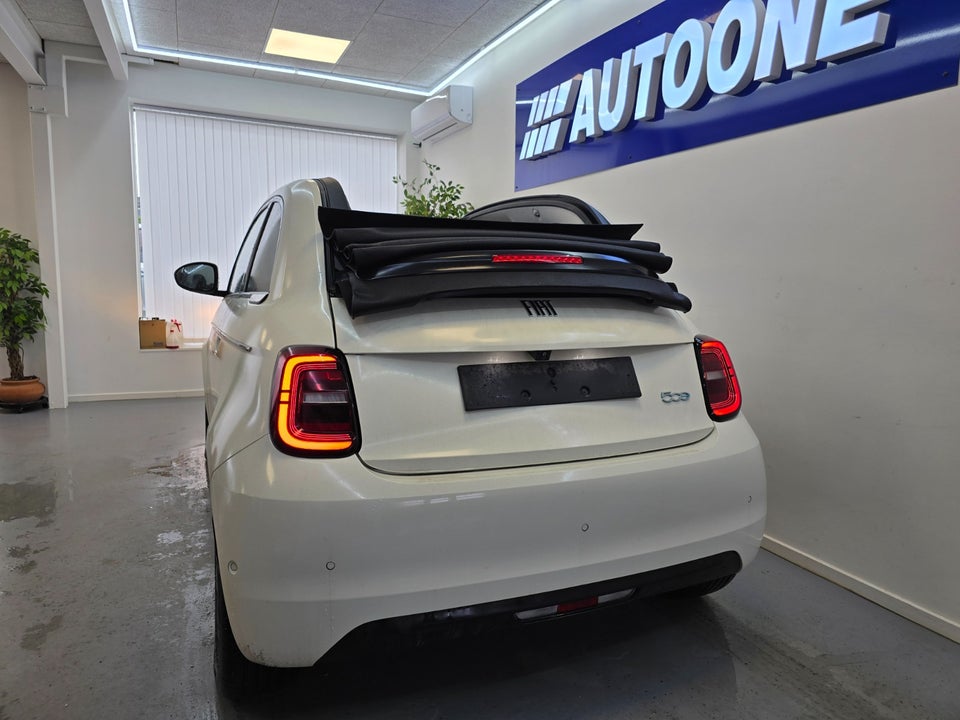 Fiat 500e 42 Icon Cabrio 2d