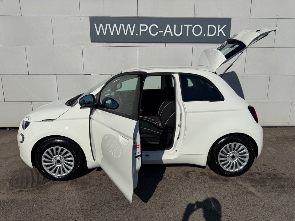 Fiat 500e 42 Icon 3d