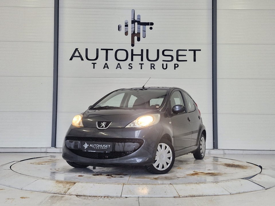Peugeot 107 1,0 Urban 5d