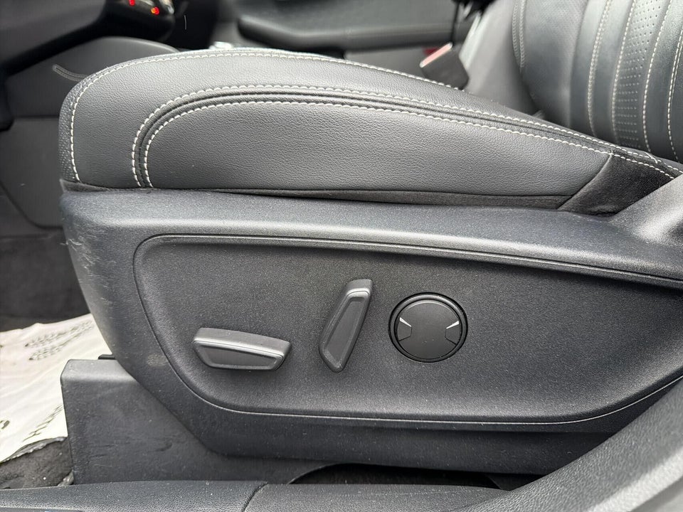 Ford Kuga 2,5 PHEV Vignale CVT 5d