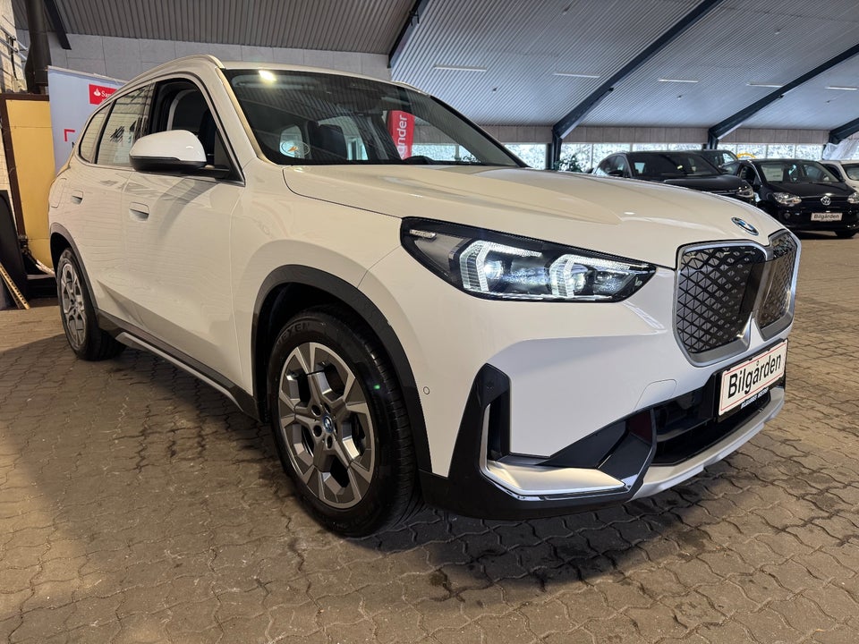BMW iX1 eDrive20 X-Line 5d