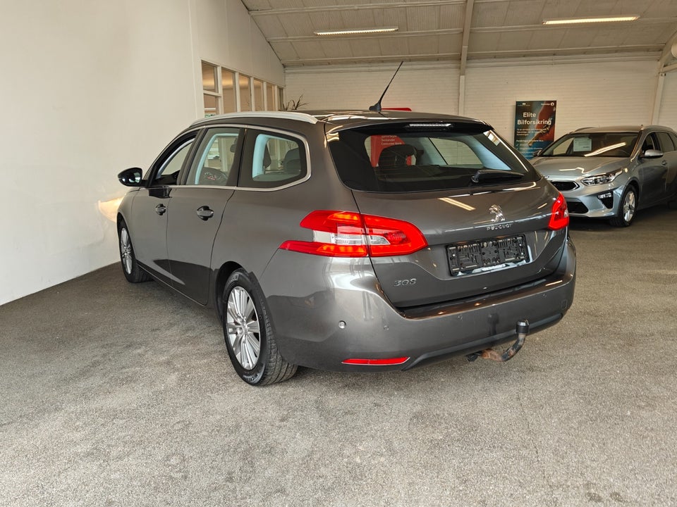 Peugeot 308 1,5 BlueHDi 130 Allure Lux SW 5d