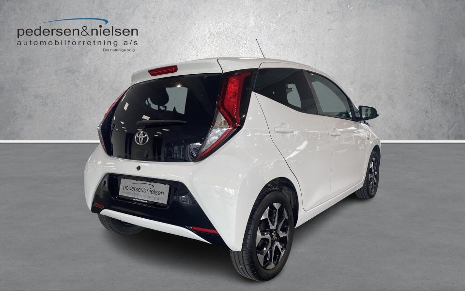 Toyota Aygo 1,0 VVT-i x-press 5d
