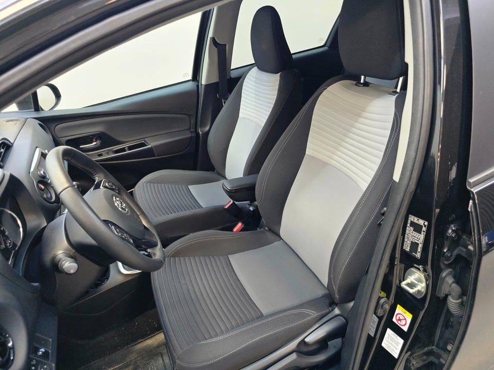 Toyota Yaris 1,5 Hybrid H3 Smart e-CVT 5d